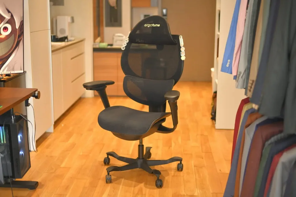 Desk and office chair from a Smiley Express disposal job