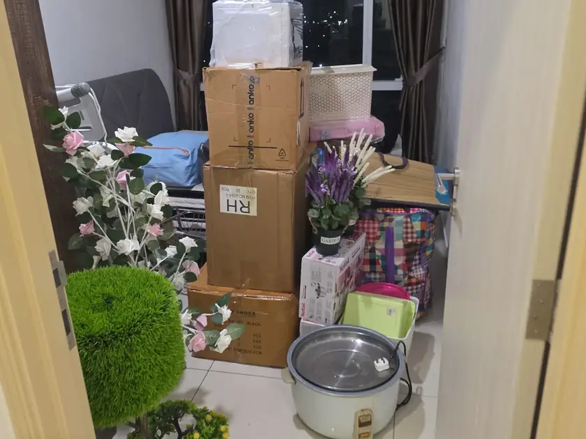 Household items and boxes for junk disposal